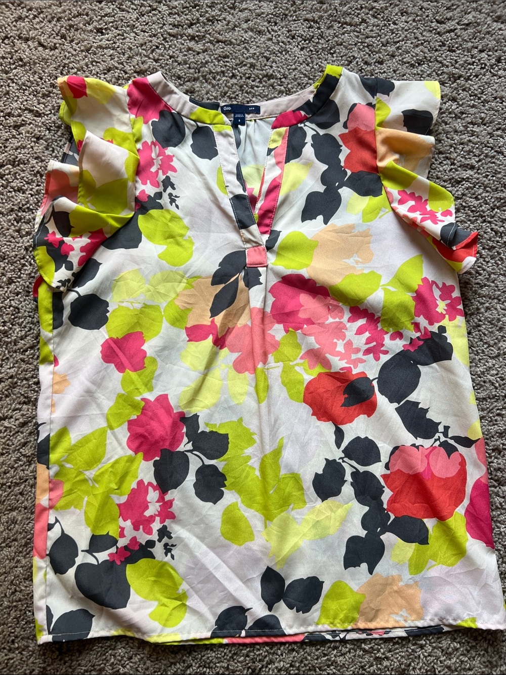 Gap Floral Ruffle Sleeve Blouse with flutter sleeves size small